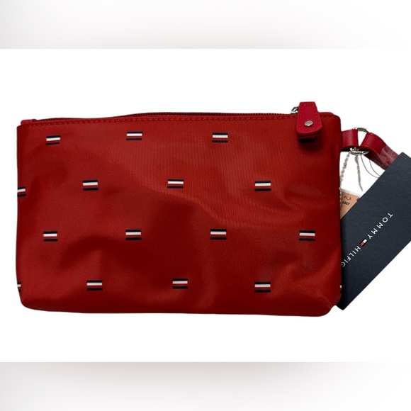 NWT Tommy Hilfiger Women’s Red Wristlet Wallet - Picture 4 of 9